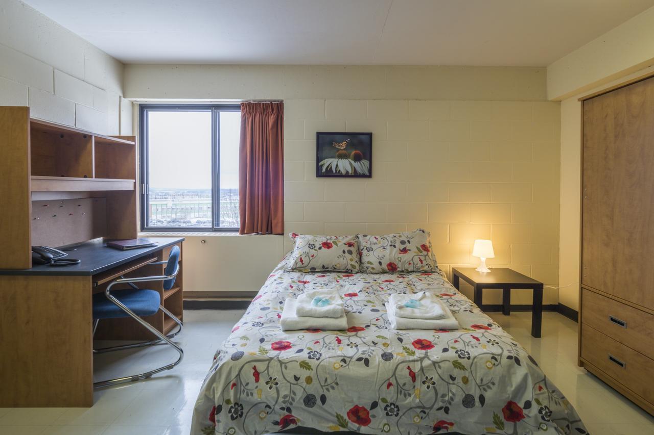 Au Campus-Hebergement Hotelier Universite De Шербрук Экстерьер фото