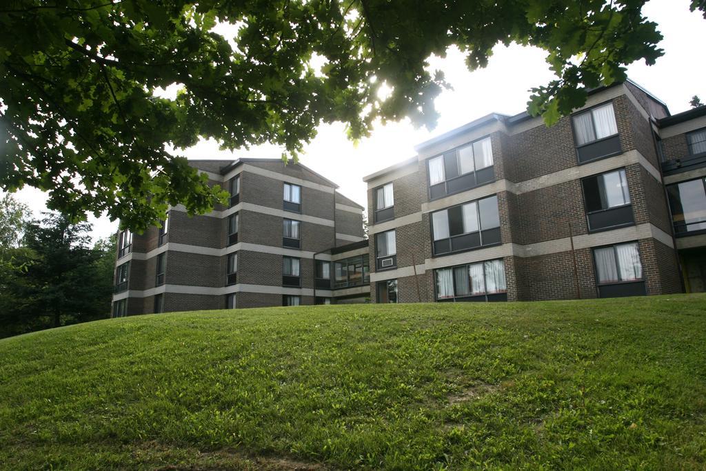 Au Campus-Hebergement Hotelier Universite De Шербрук Экстерьер фото